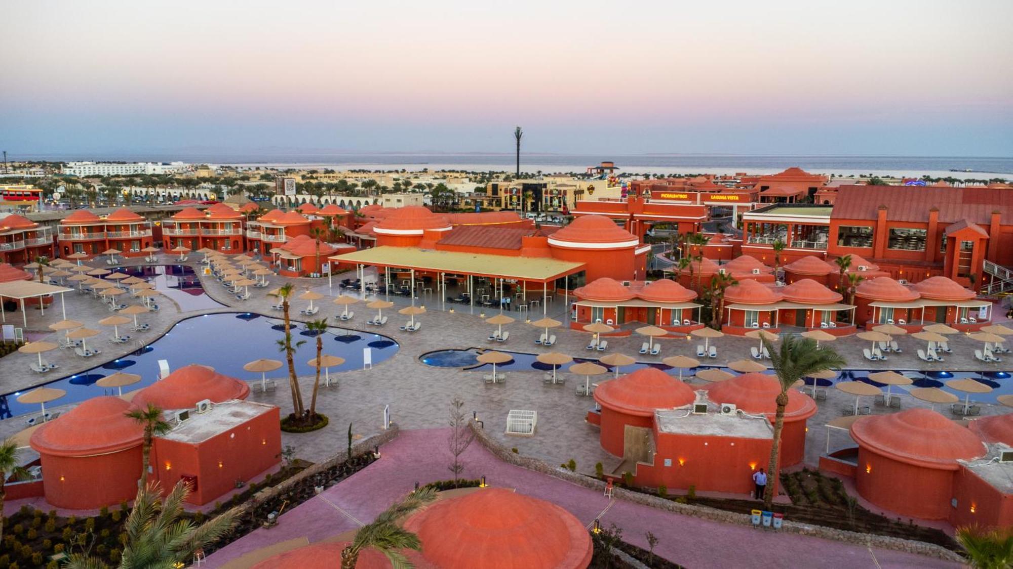 Pickalbatros Laguna Club Resort Sharm El Sheikh Екстер'єр фото Sunset at the Hilton Sharm El Sheikh